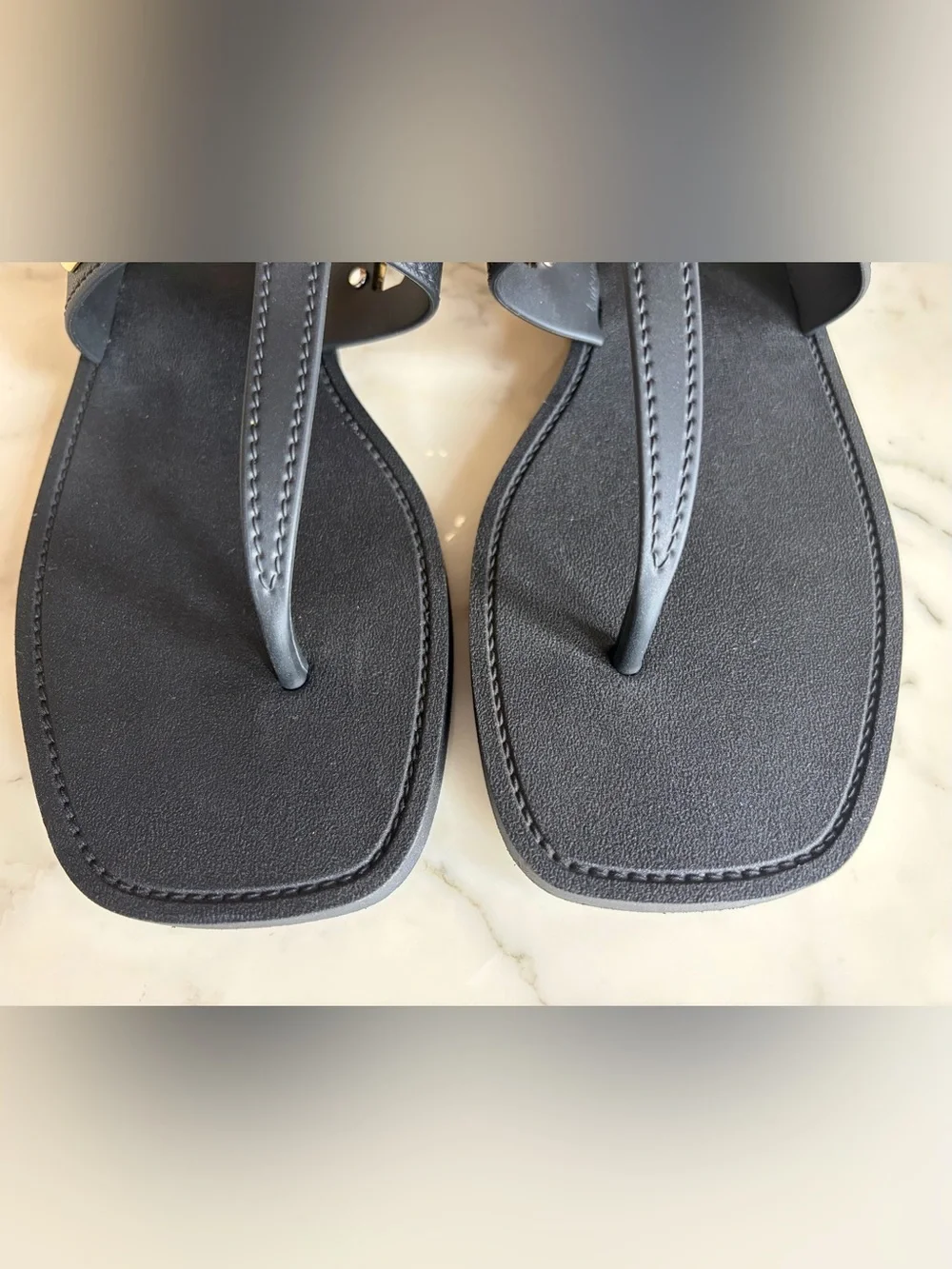 EUC LARROUDE Milan Grommet Synthetic Thong Flip Flop Sandal 37/38 6/7 Black/Gold
